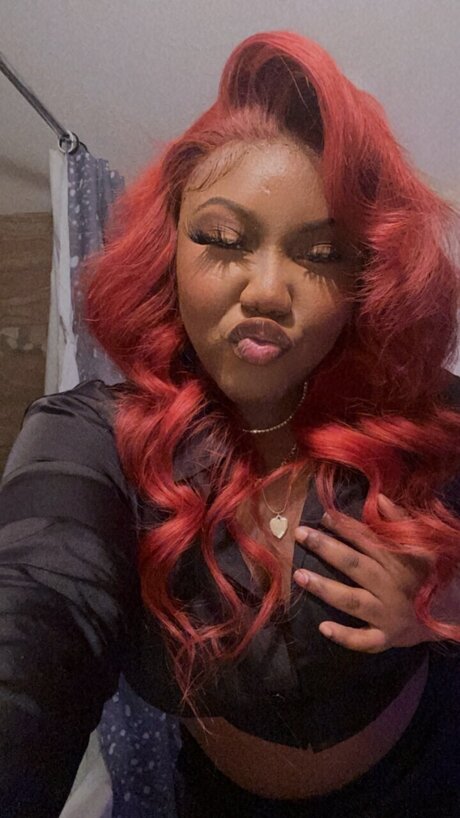 Gigi Jivanchii ポルノスター ホット 画像