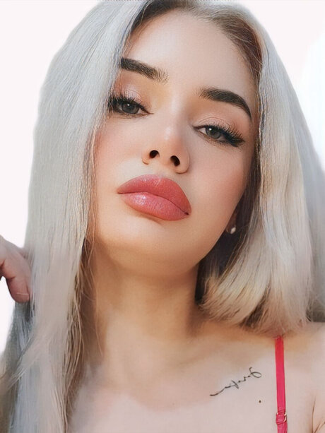 Daenerys hot_ 素敵なポルノスター 写真