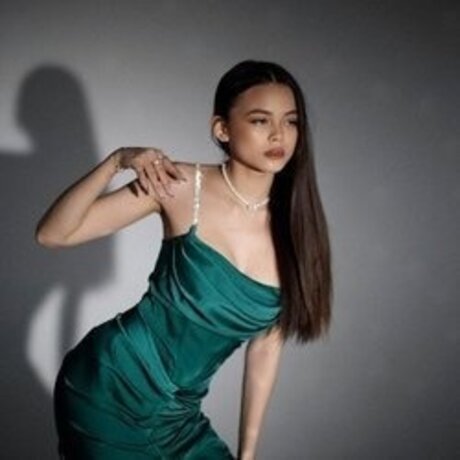 Exclusive by Cleopatra 素敵なモデル 写真