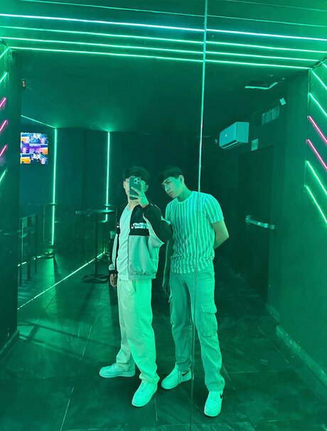 Danndro エロティックなモデル 画像