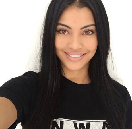 LunaNora エロティックなスター 写真