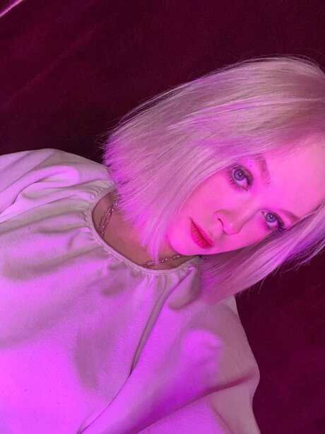 Stormi ポルノモデル 画像