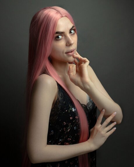 Guppee Gold セクシーモデル 写真