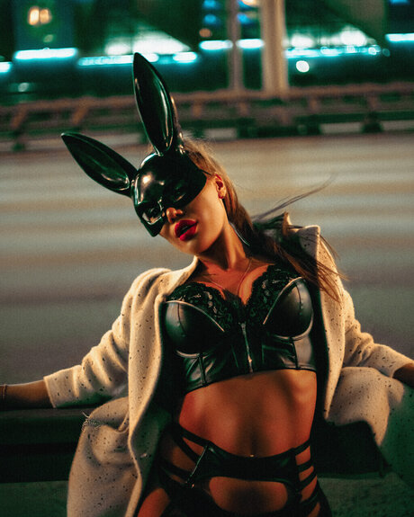 OSTRAYA 独占スター ギャラリー