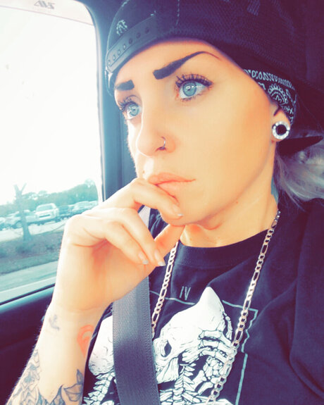 Rene Cawston ホットスター 画像