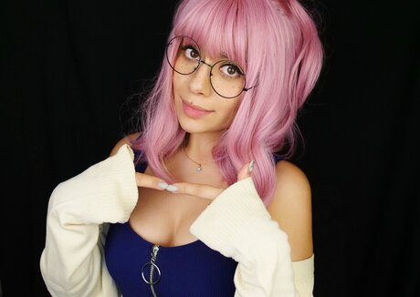 金髪のホットな妻オンリーファンズ ホットポルノ 画像