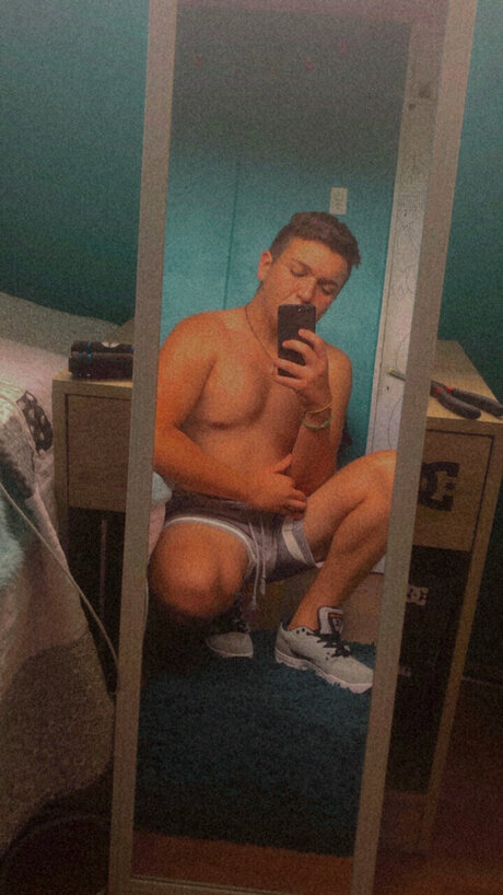 Alejandro Castro ポルノモデル 画像