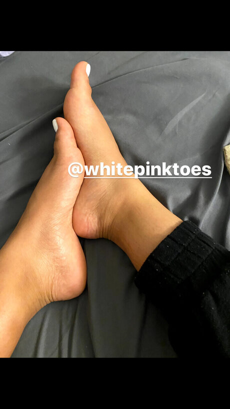 White Pink Toes ポルノスター アート 画像