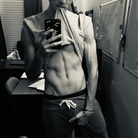 luvHERboi スター 裸 写真