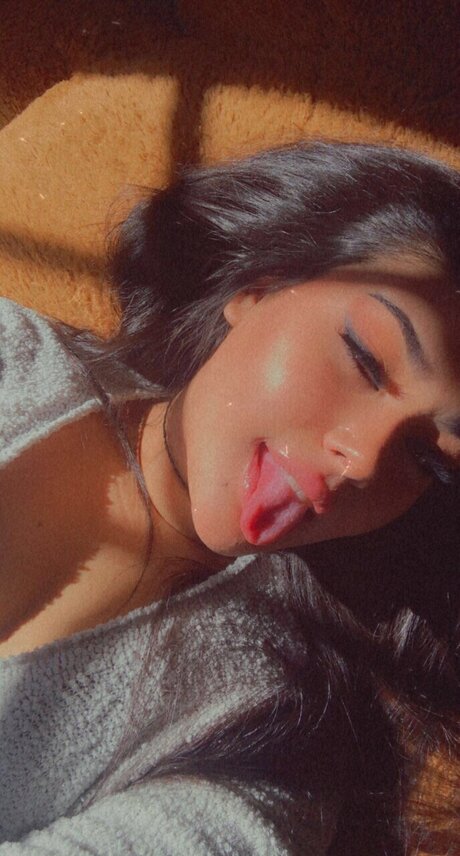 Money bunnyxoxo アダルトスター 画像