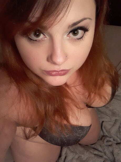 Adeline Thorne アートモデル 画像