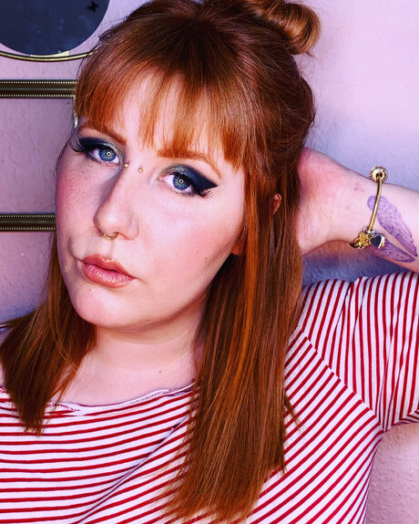 Inkjez ポルノスター セクシー 画像