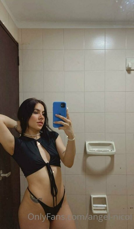 angel nicol ポルノモデル 写真