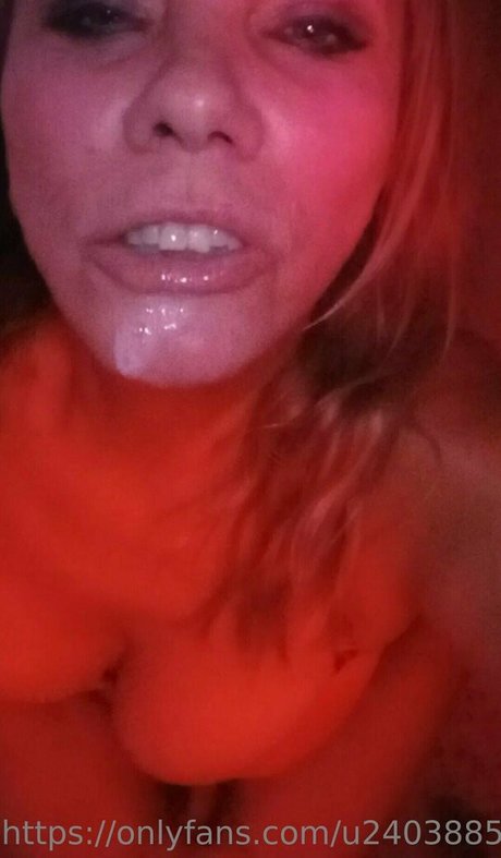 バン・オンリーファンズ エロ 画像