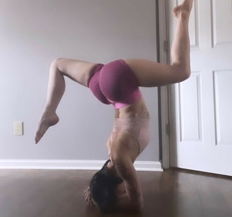 金髪の小人オンリーファンズ ヌード 写真