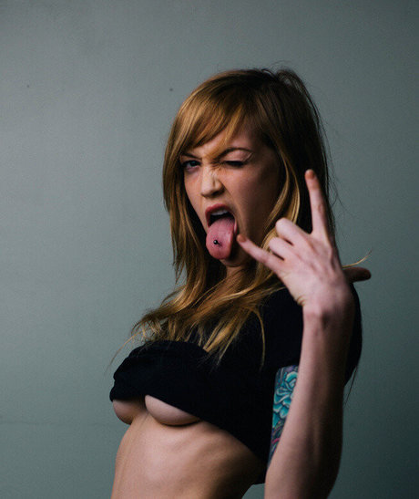 モンスターコックオンリーファンズ ホットセクシー 写真