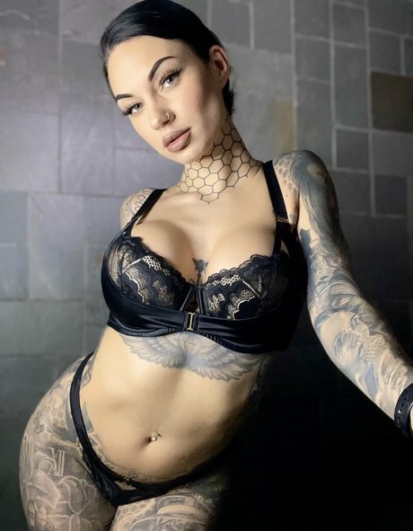 レズビアン誘惑オンリーファンズ 美しいヌード 画像