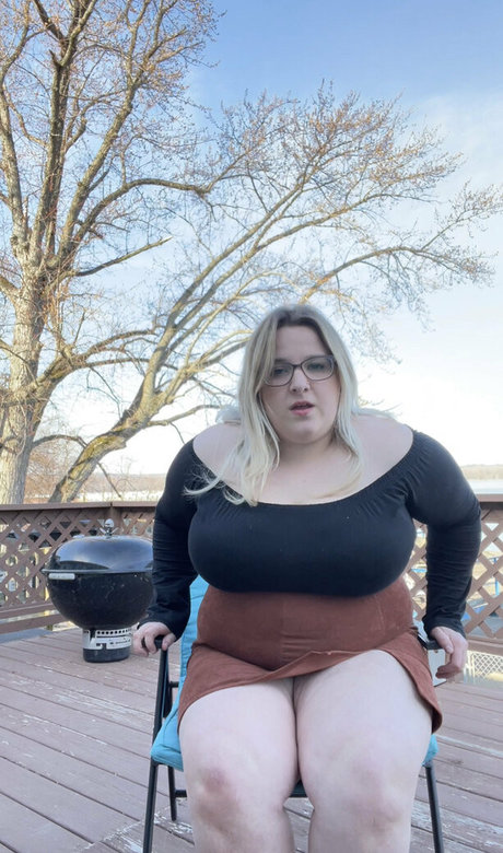 小さいチンポのシーメールオンリーファンズ 無料xxx 画像