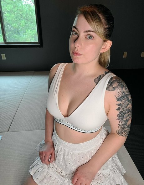 レズビアン誘惑オンリーファンズ えろた 画像