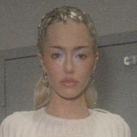 Delilah Belle Hamlin 完璧なスター ギャラリー