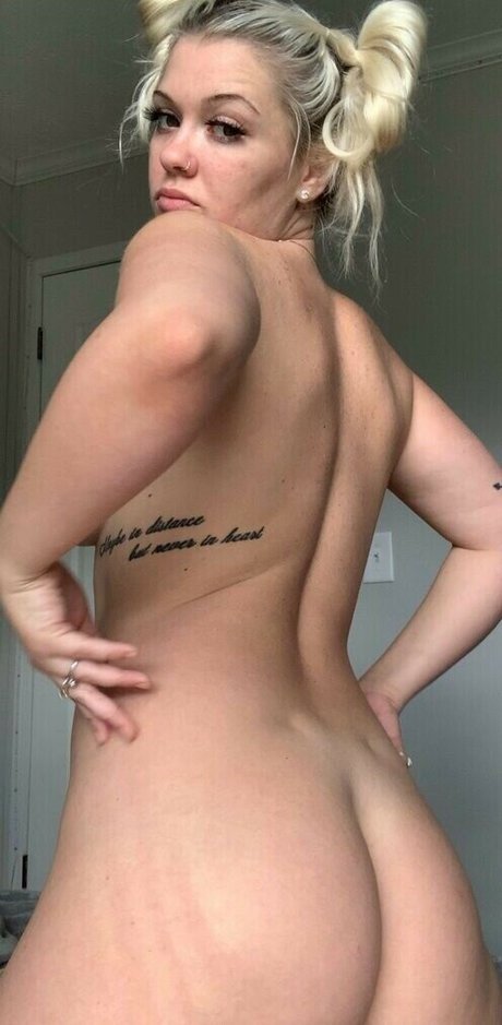 クソ野郎オンリーファンズ ホットヌード 写真