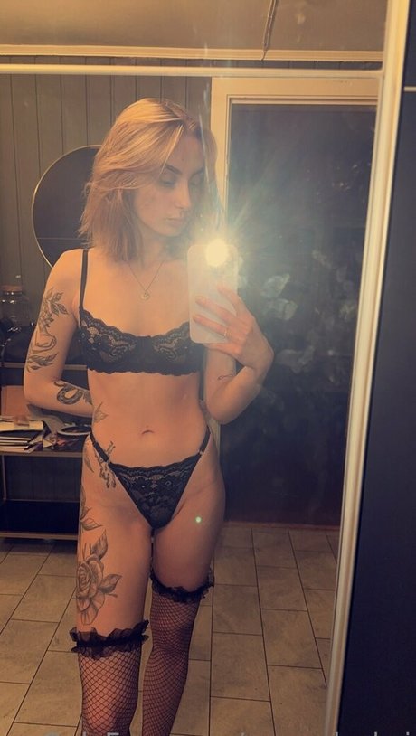 中出し 主観 オンリーファンズ アダルト無料 写真