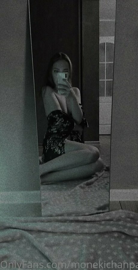 moneki ヌード女優 写真