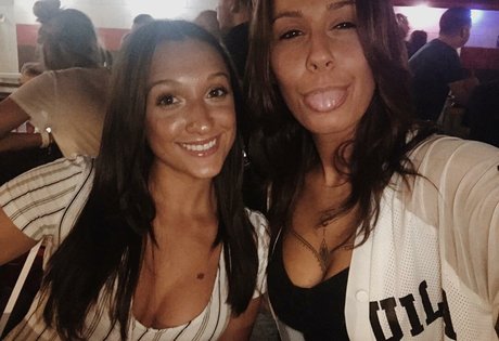 日本の熟女オンリーファンズ 無料ヌード 画像