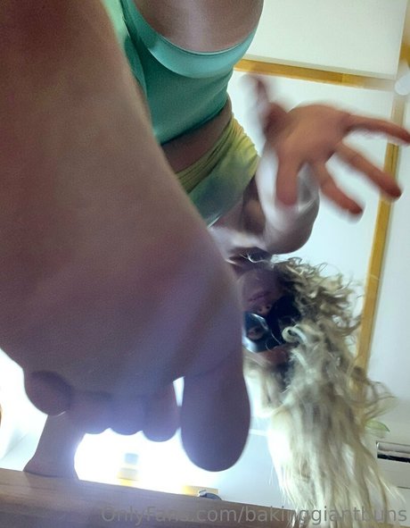 bakinggiantbuns ポルノスター 可愛い 写真