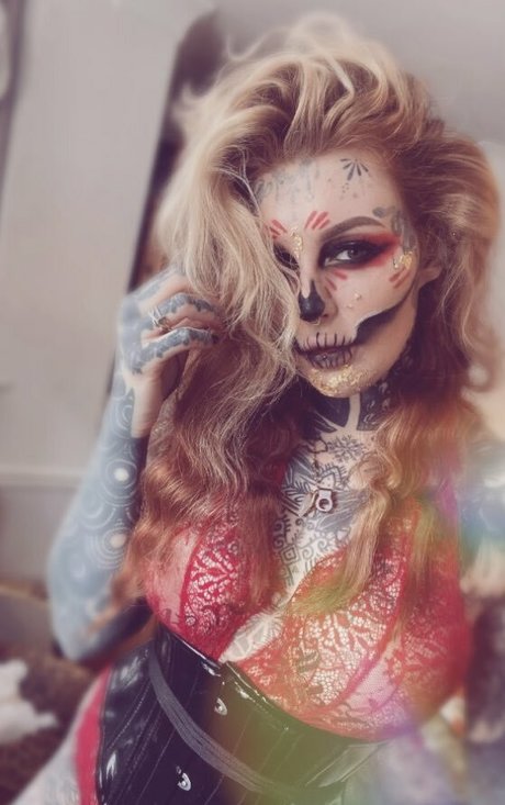 SophieWilde セクシーモデル ギャラリー