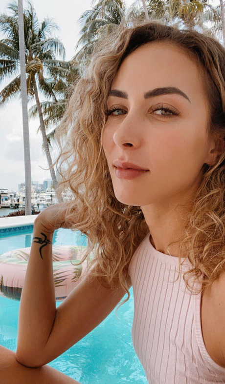 dancewithana ポルノモデル 画像