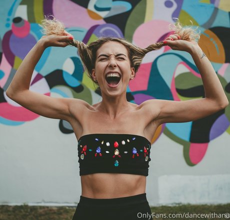 dancewithana ポルノスター HD 写真