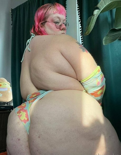 ヌード熟女オンリーファンズ 無料ヌード ギャラリー