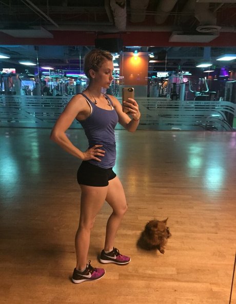 asmr 足 オンリーファンズ セクシー裸 画像