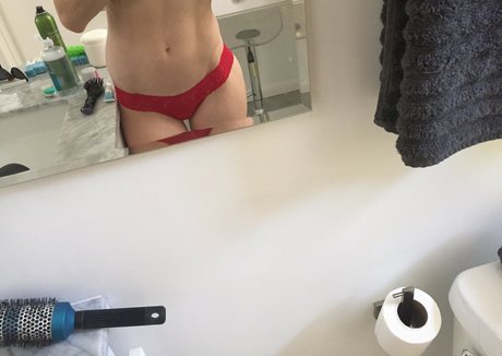 Iliza Shlesinger ポルノ女優 写真