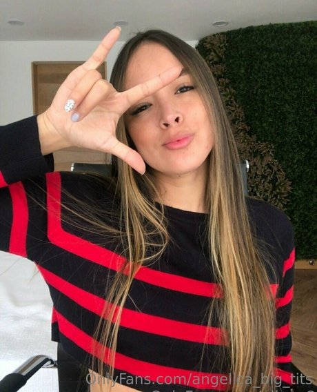 タトゥーオンリーファン エロチック 写真