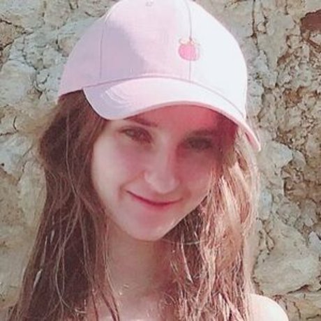 2人のオンリーファンズ エロ 画像