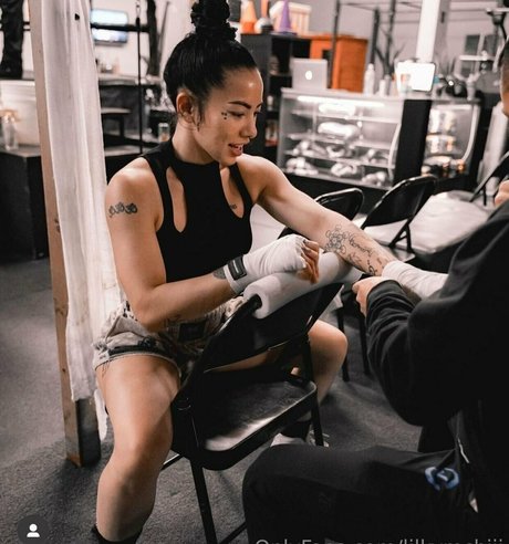 熟女オナニーオンリーファンズ エロチック アーカイブ