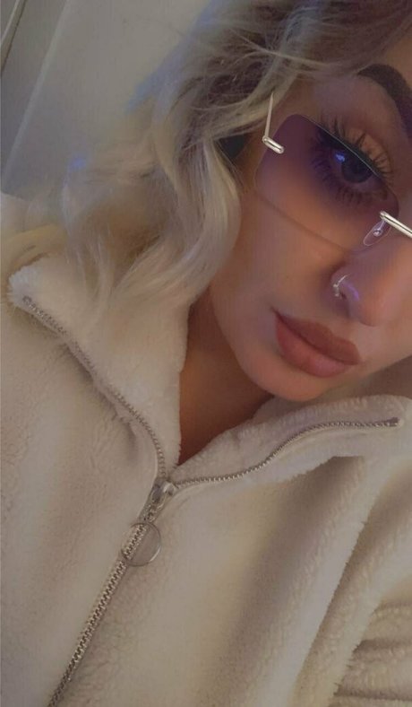 snowbunnygang420 セクシーなスター 画像