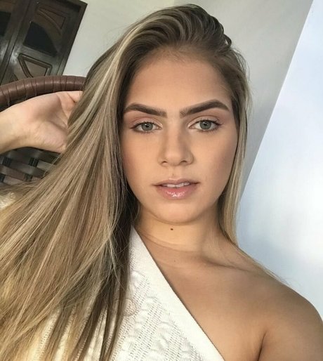 フィットネスプッシーオンリーファンズ 無料アダルト 写真