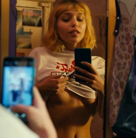 大きなプッシー唇オンリーファンズ セックス 画像