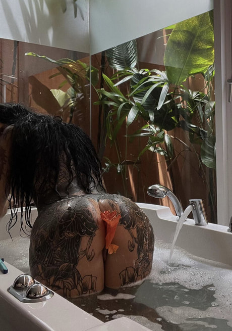 日本の熟女オンリーファンズ アダルト アーカイブ