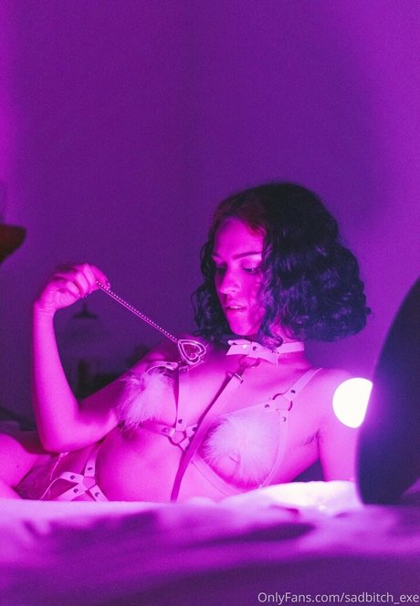 sadbitch exe ポルノスター ヌード 写真