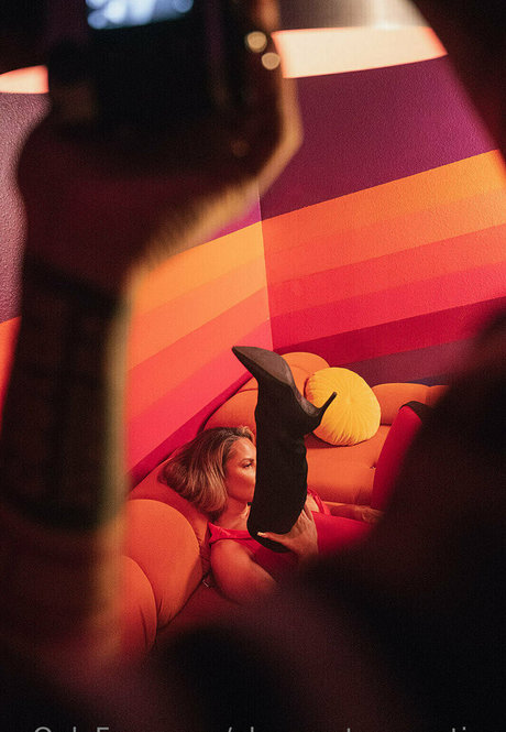 ohrangutangerotica ヌードのポルノスター 写真