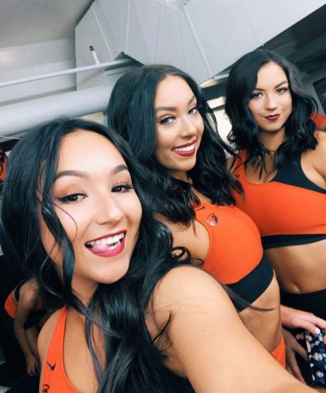 Taylor Johnson Cheer xxxスター ギャラリー