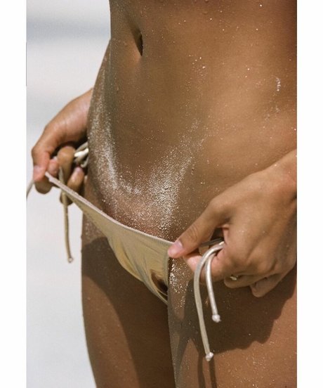 フィットネスガールズオンリーファンズ ヌード ギャラリー