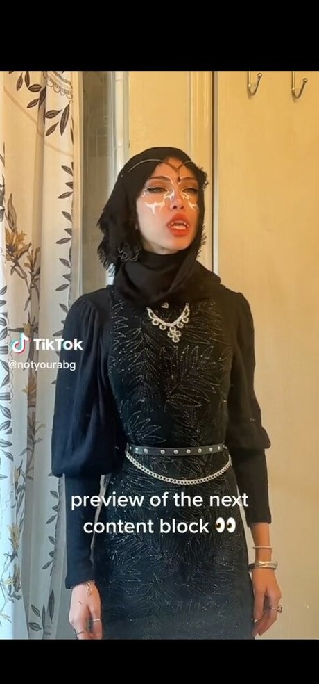 金髪のホットな妻オンリーファンズ アダルト 画像