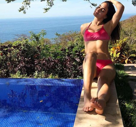 Melissa Barrera 素敵なモデル 写真