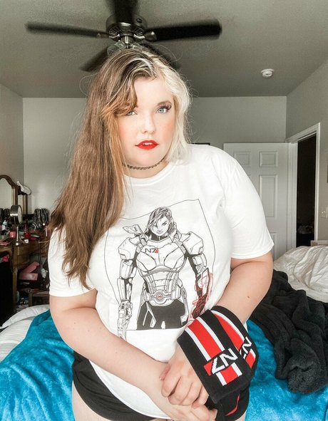 Meg Kaylee 美しいモデル 写真