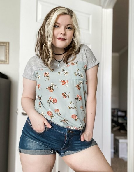 Meg Kaylee 写真集